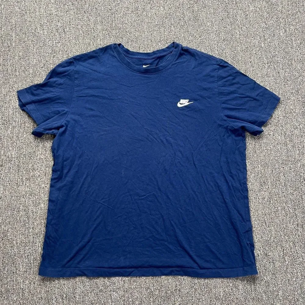 Nike Shirt Men 2XL Blue Short Sleeve Cotton Embroidered Logo Swoosh The Nike Tee - Picture 1 of 15